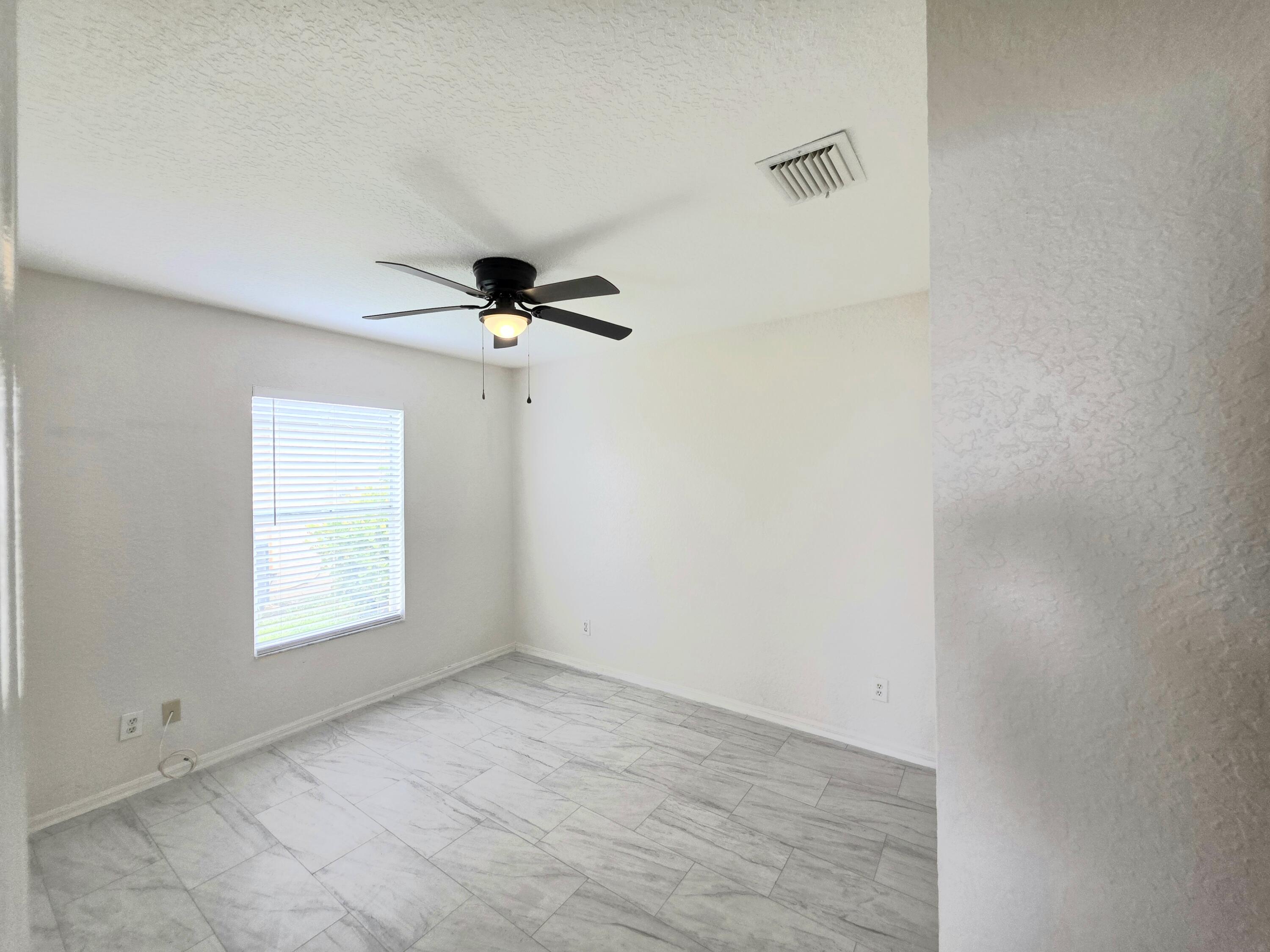569 East Ridge Circle North Boynton Beach, FL 33435 - Photo 11 of 25 20260603_143542(1)