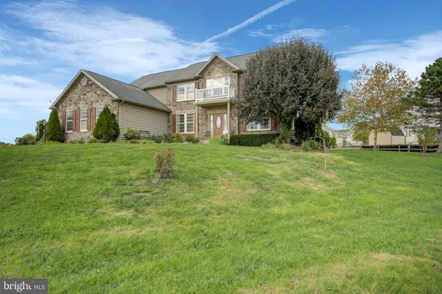 $545,000 | 1223 East Pebblebrook Drive, Greencastle, PA 17225