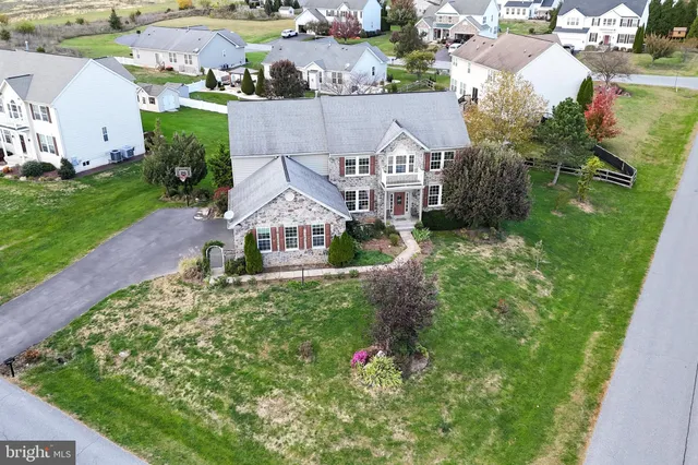 $545,000 | 1223 East Pebblebrook Drive, Greencastle, PA 17225