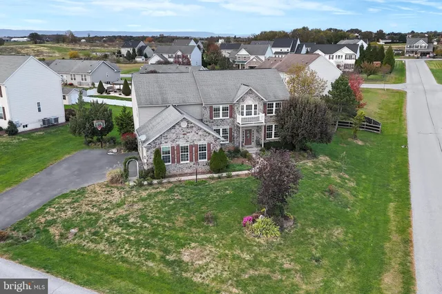 $545,000 | 1223 East Pebblebrook Drive, Greencastle, PA 17225