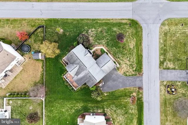 $545,000 | 1223 East Pebblebrook Drive, Greencastle, PA 17225