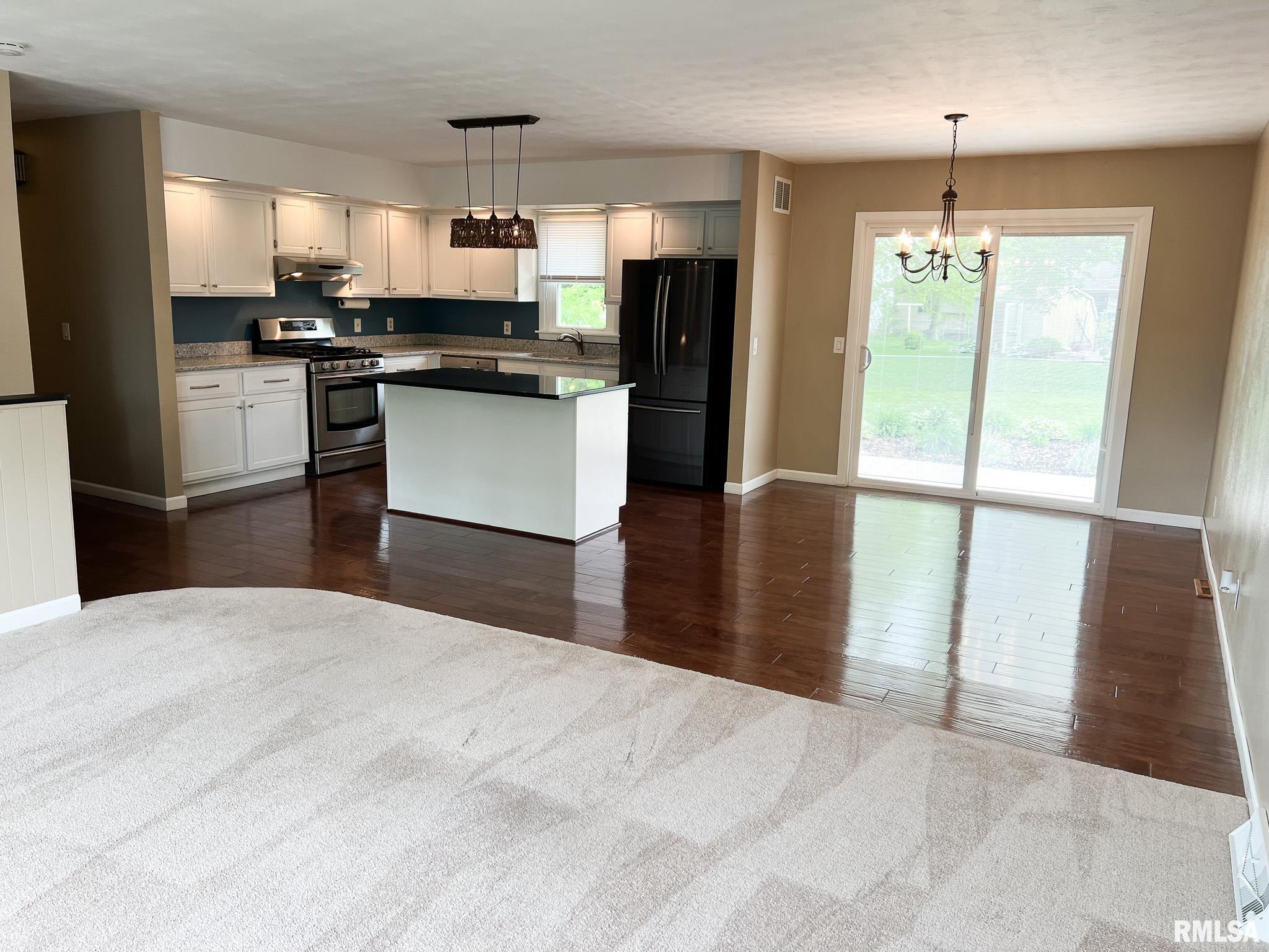 2201 Oak Drive Eureka, IL 61530 - Photo 34 of 73