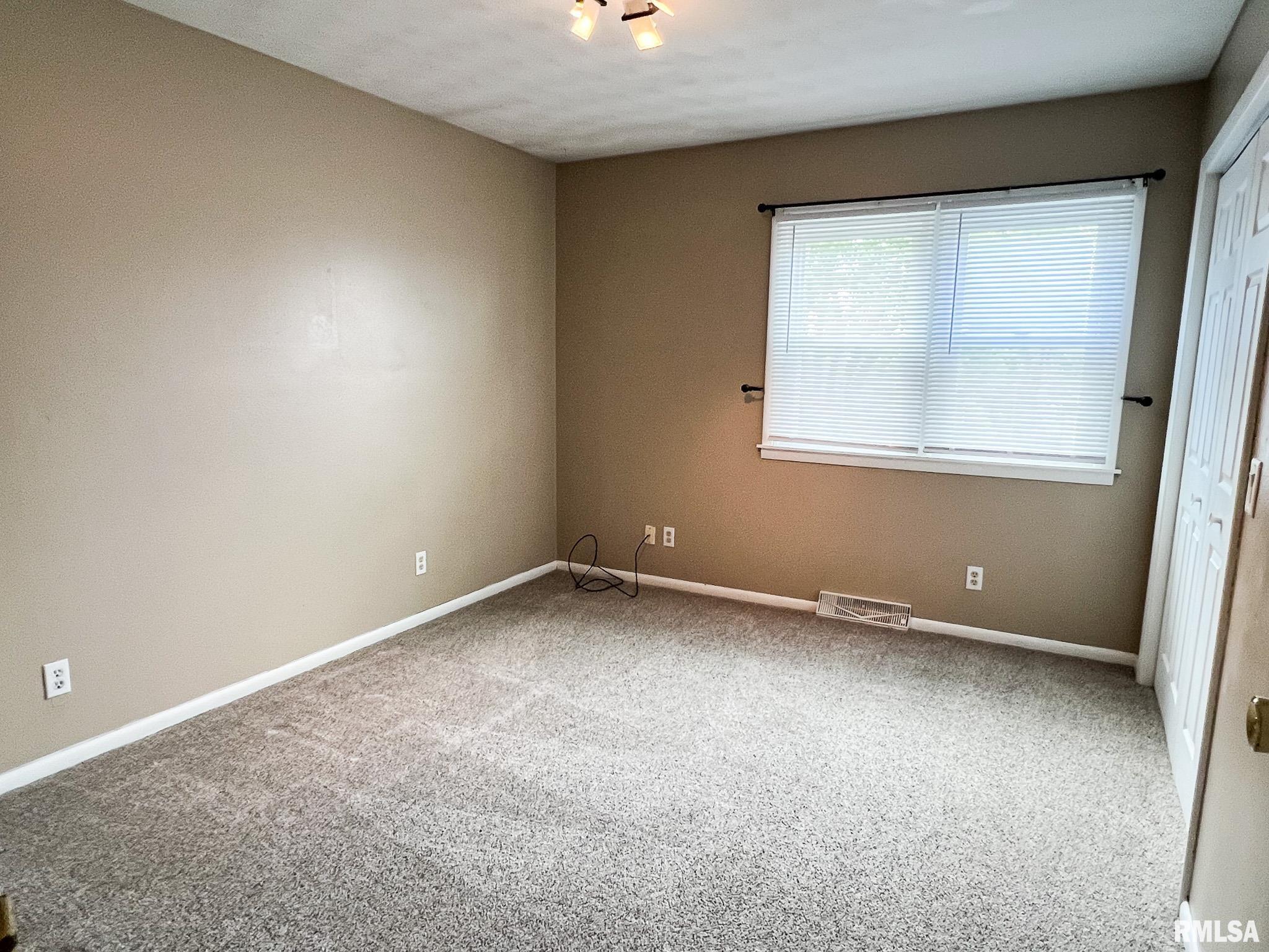 2201 Oak Drive Eureka, IL 61530 - Photo 45 of 73