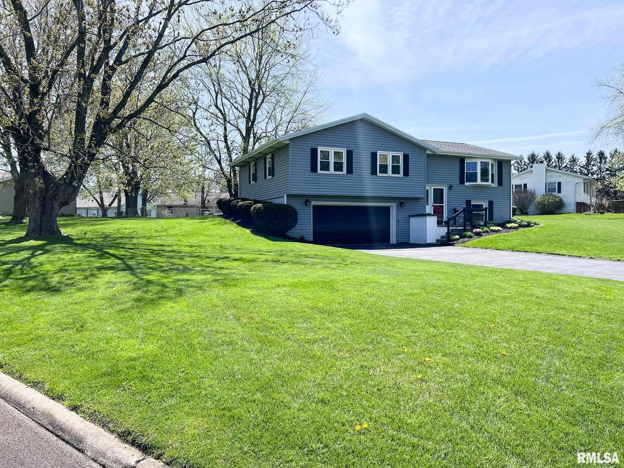 2201 Oak Drive Eureka, IL 61530 - Photo 5 of 73