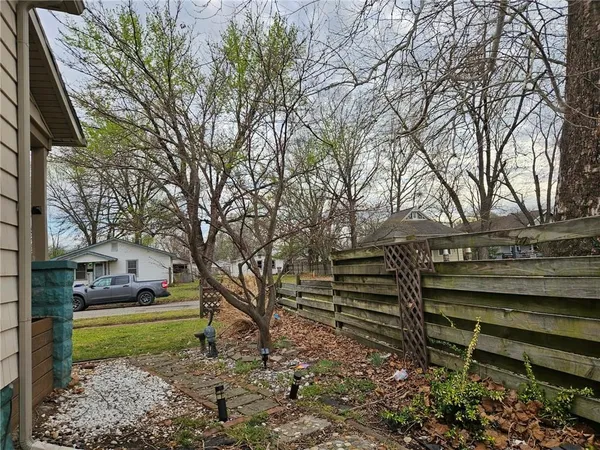 $50,000 | 1010 West 3rd Street, Pittsburg, KS 66762