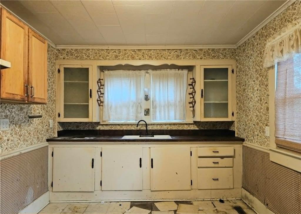 1010 West 3rd Street Pittsburg, KS 66762 - Photo 3 of 16