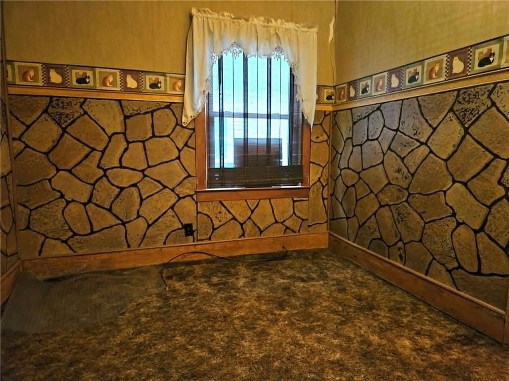 1010 West 3rd Street Pittsburg, KS 66762 - Photo 4 of 16