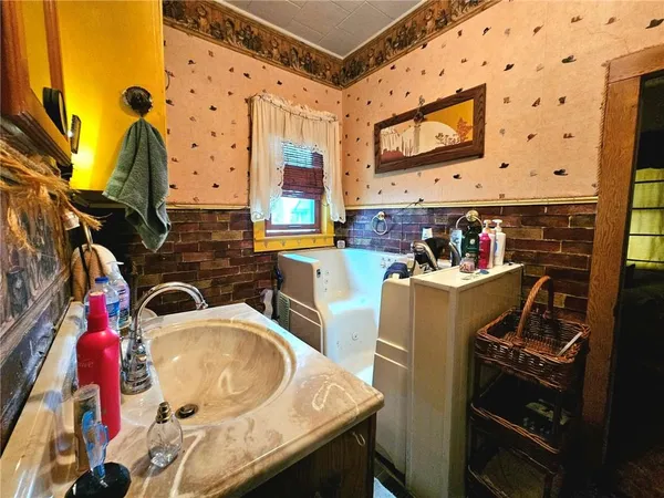 $50,000 | 1010 West 3rd Street, Pittsburg, KS 66762