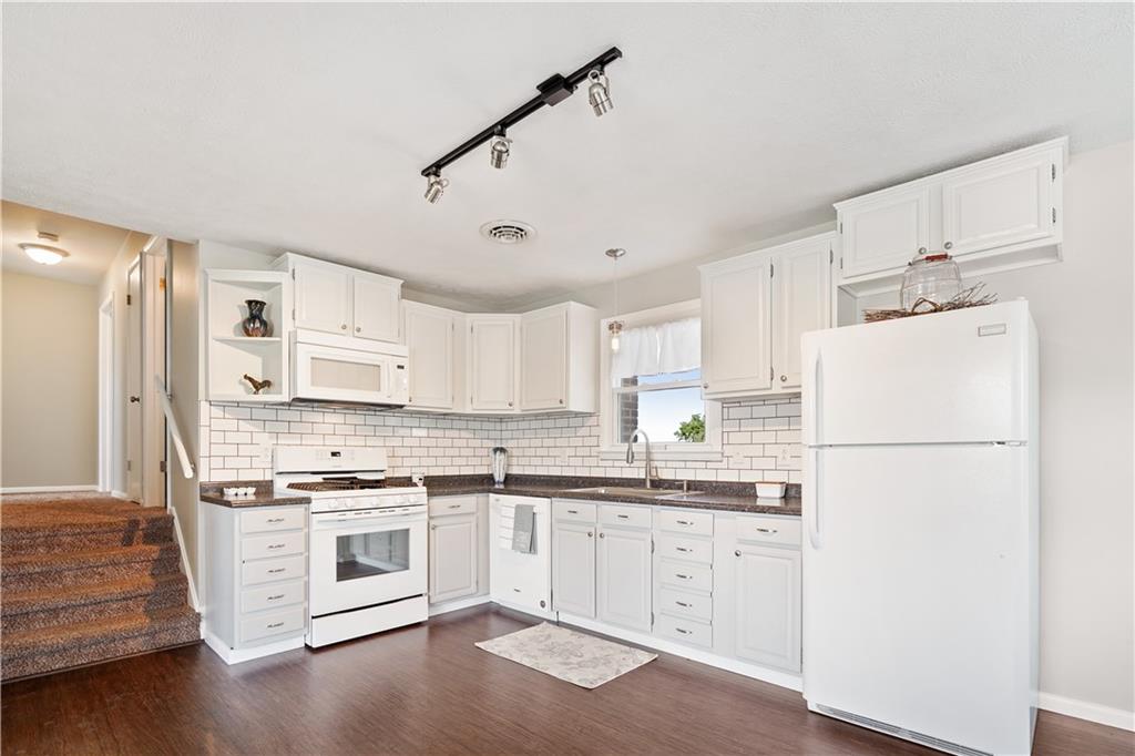 272 North Road Butler, PA 16001 - Photo 3 of 24 Gallery Image 3