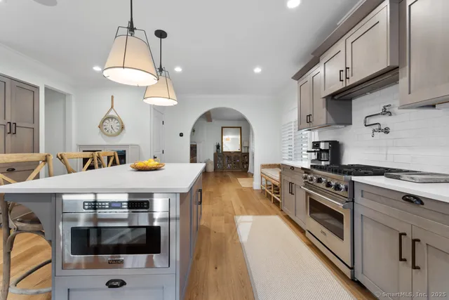 $1,995,000 | 93 East Meadow Road, Wilton, CT 06897