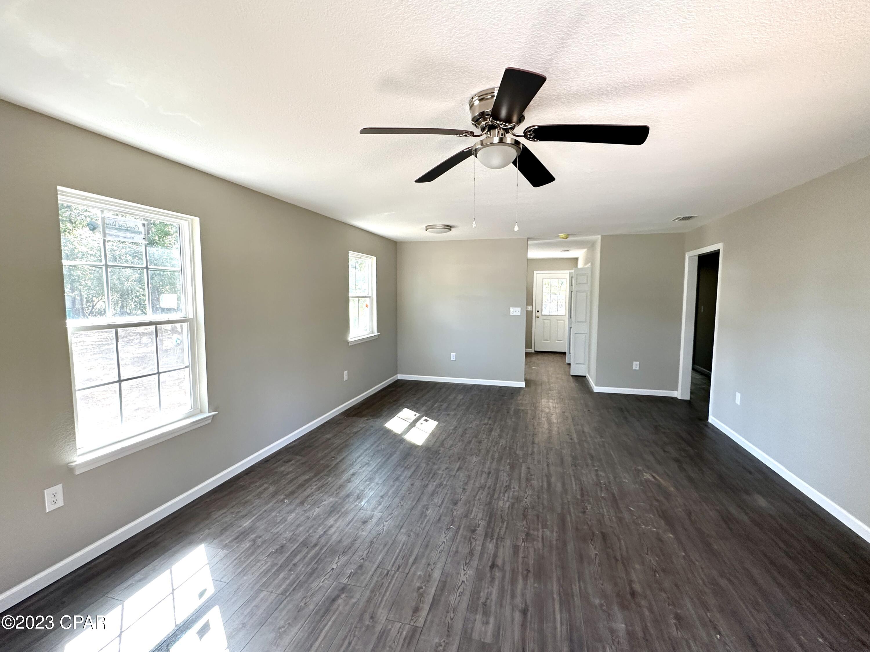 6590 Grande Oak Loop Grand Ridge, FL 32442 - Photo 3 of 16 Gallery Image 3