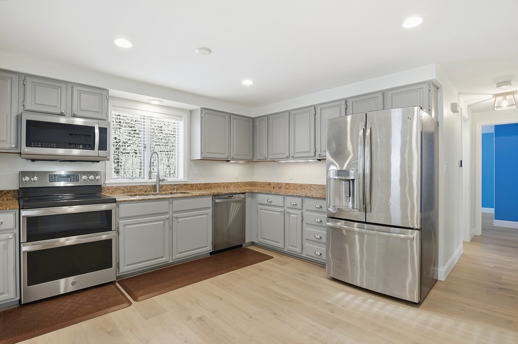 2 Chesterfield Street Framingham, MA 01701 - Photo 3 of 32