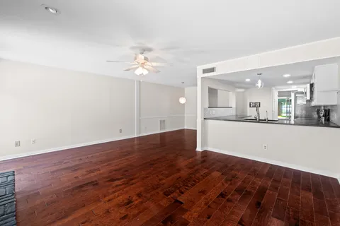 $580,000 | 3966 Far W Boulevard, Austin, TX 78731
