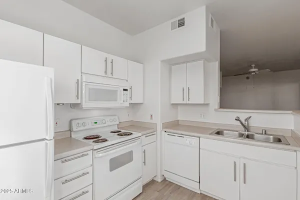 $260,000 | 3302 North 7th Street, Unit 137, Phoenix, AZ 85014