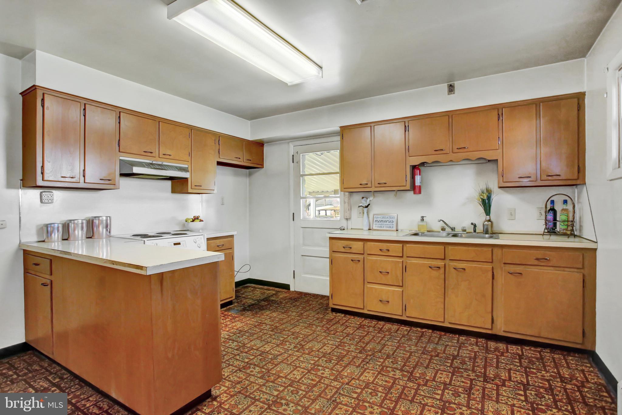 6441 Jonestown Road Harrisburg, PA 17112 - Photo 2 of 28 Gallery Image 2
