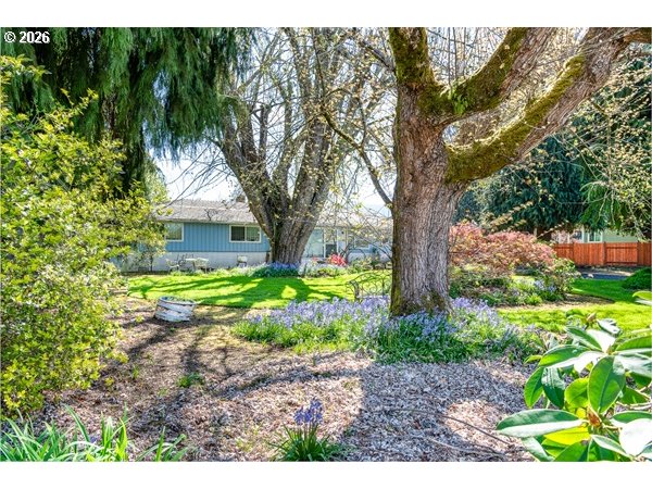 885 66th Street Springfield, OR 97478 - Photo 3 of 28