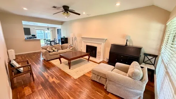 $2,100 | 3214 Lakefield Way, Sugar Land, TX 77479