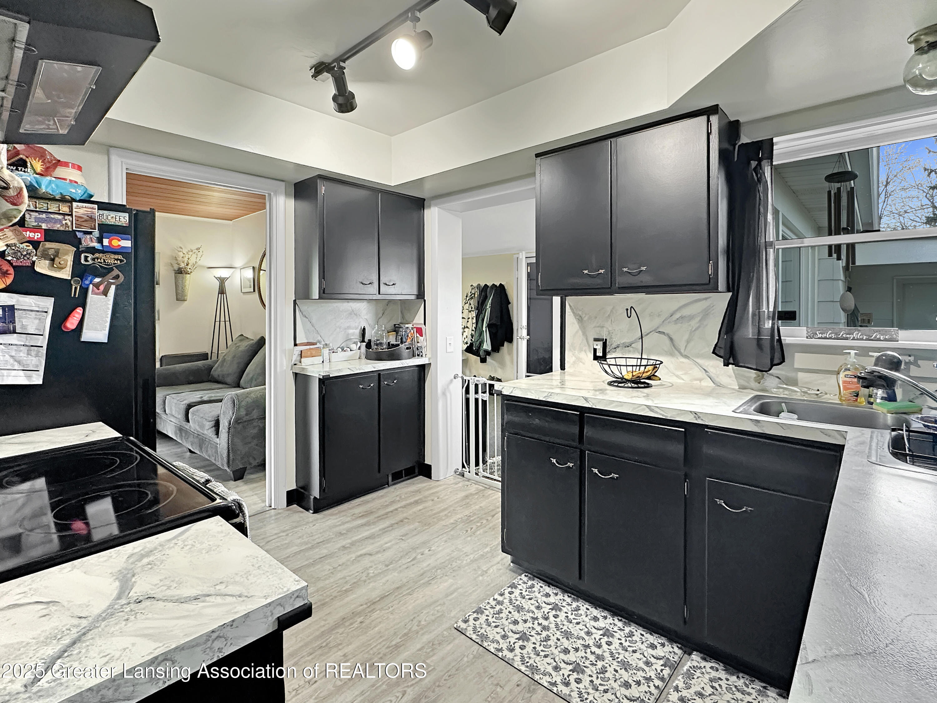 2529 Arlington Road Lansing, MI 48906 - Photo 8 of 20 08-2529_Arlington