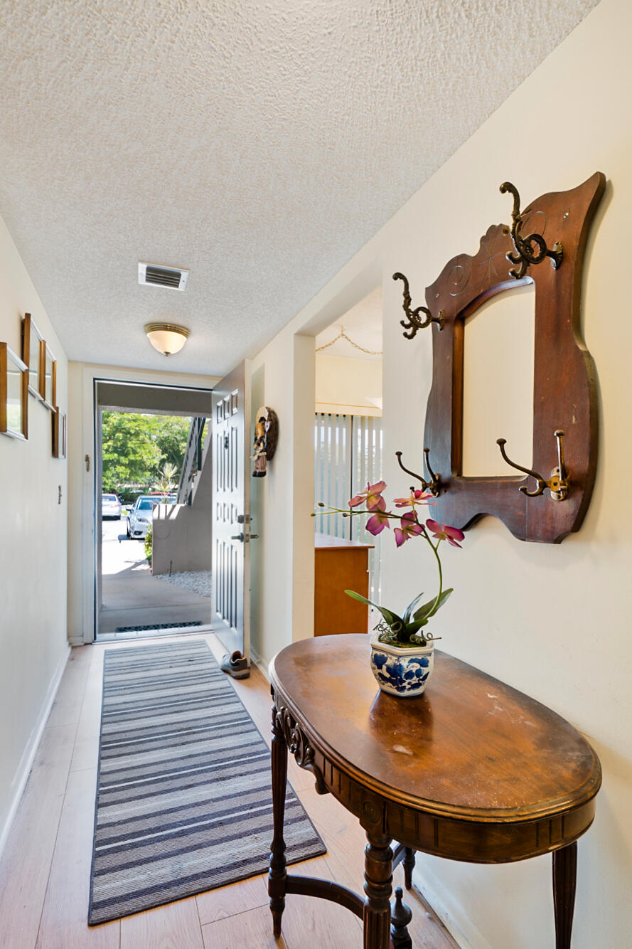 400 East Club Circle, Unit 110 Boca Raton, FL 33487 - Photo 8 of 25 006R.F (2)