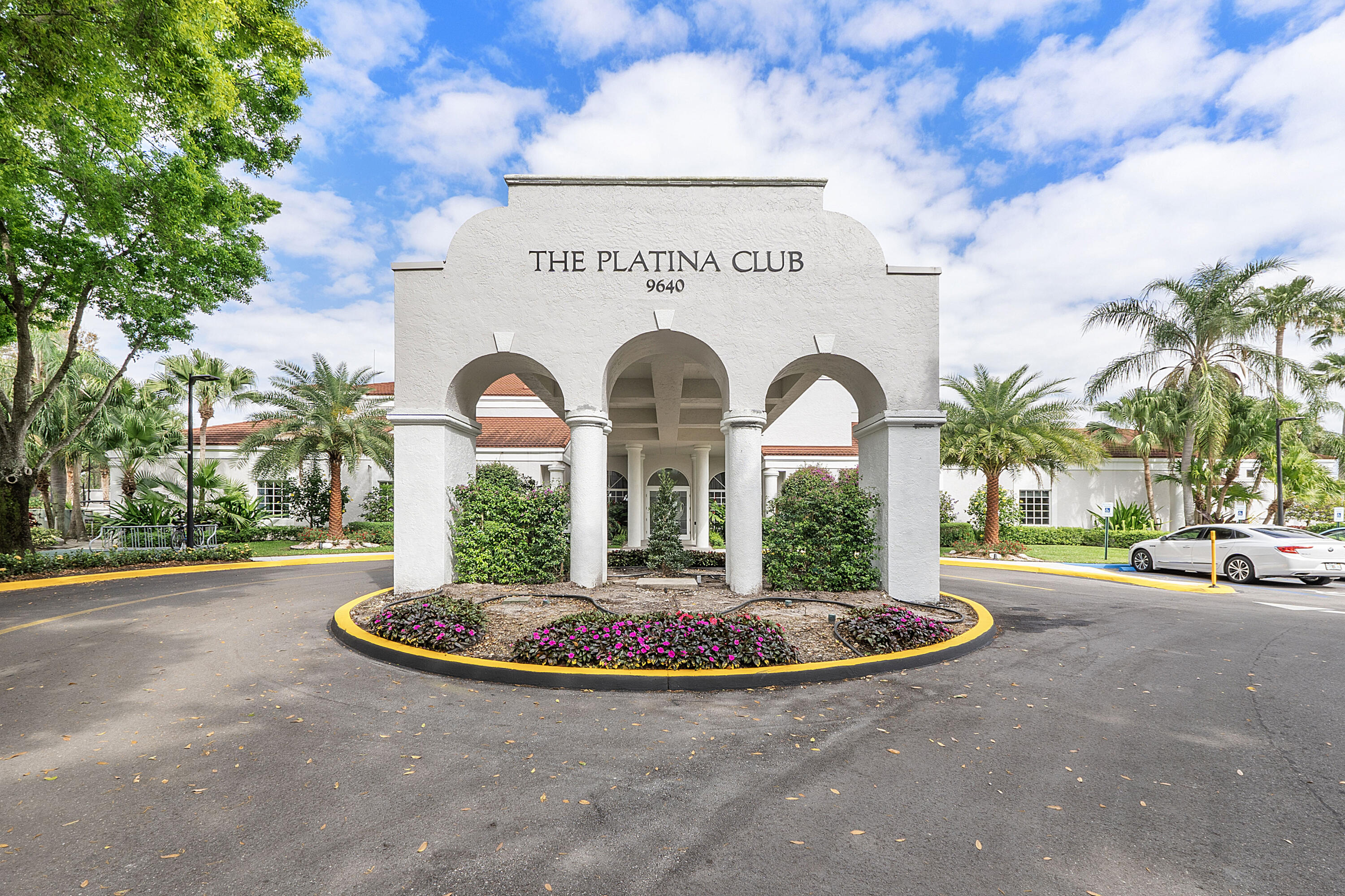 5153 Floria Drive, Unit V Boynton Beach, FL 33437 - Photo 28 of 39 a view of a bird bath