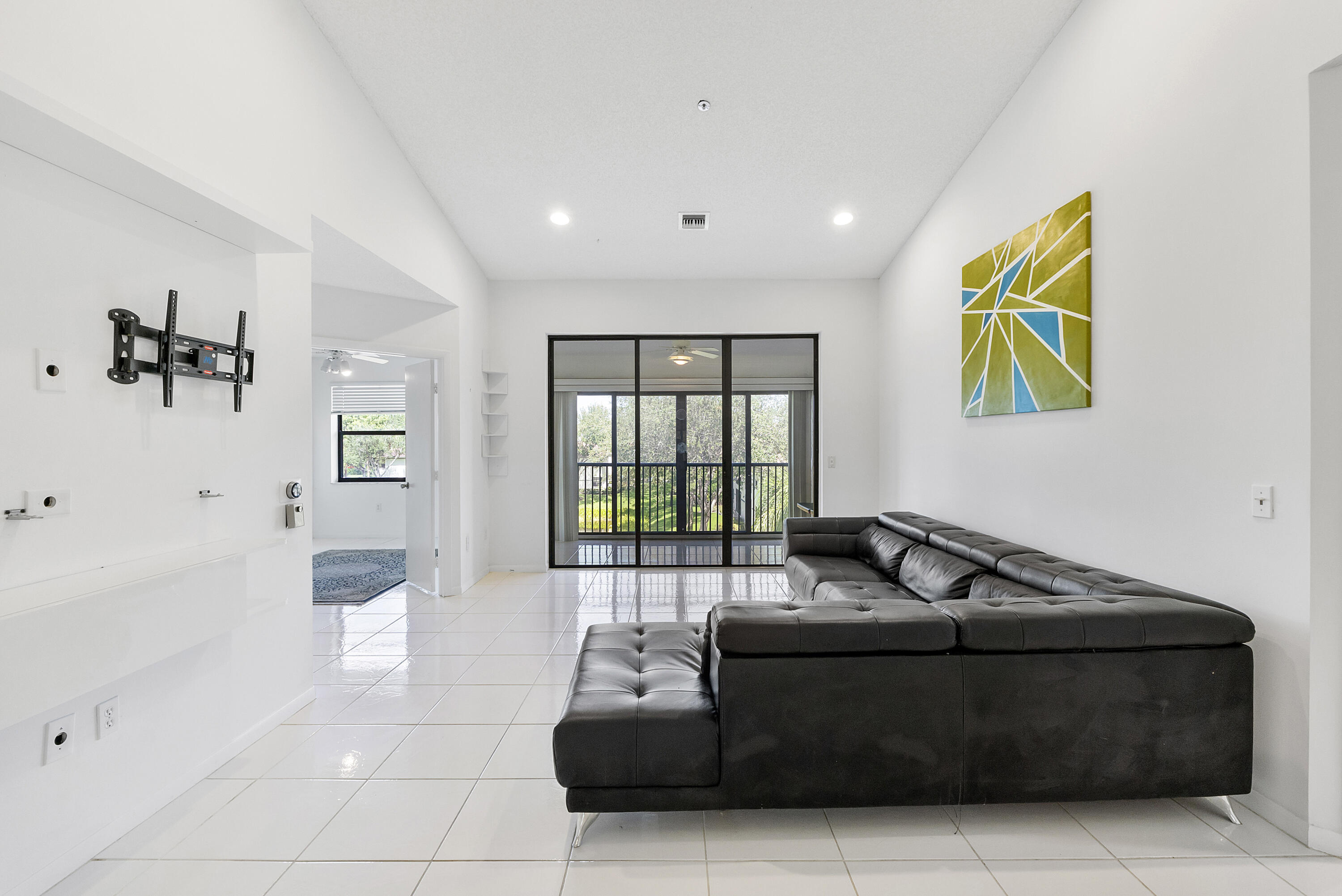 5153 Floria Drive, Unit V Boynton Beach, FL 33437 - Photo 6 of 39 a living room with furniture