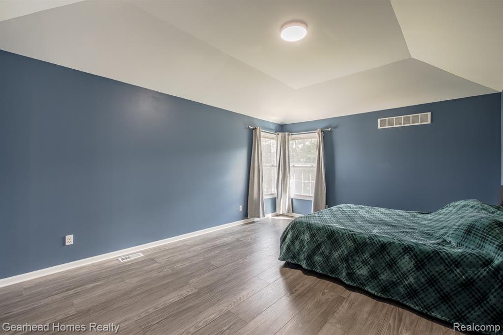 8088 Denton Hill Road Fenton, MI 48430 - Photo 26 of 56