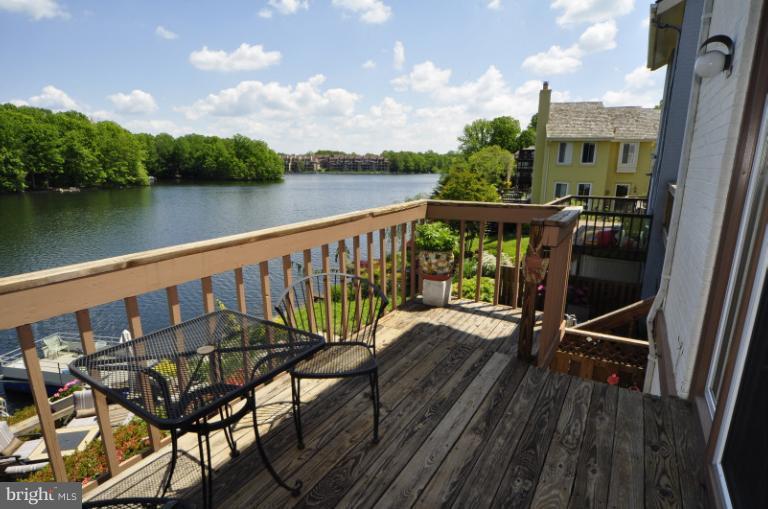 2013 Chadds Ford Drive Reston, VA 20191 - Photo 3 of 24 Main level deck with stairs to the lower level.