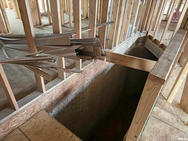 $839,900 | 19468 250th Avenue, Bettendorf, IA 52722