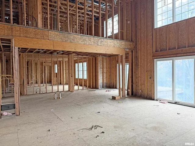 $839,900 | 19468 250th Avenue, Bettendorf, IA 52722