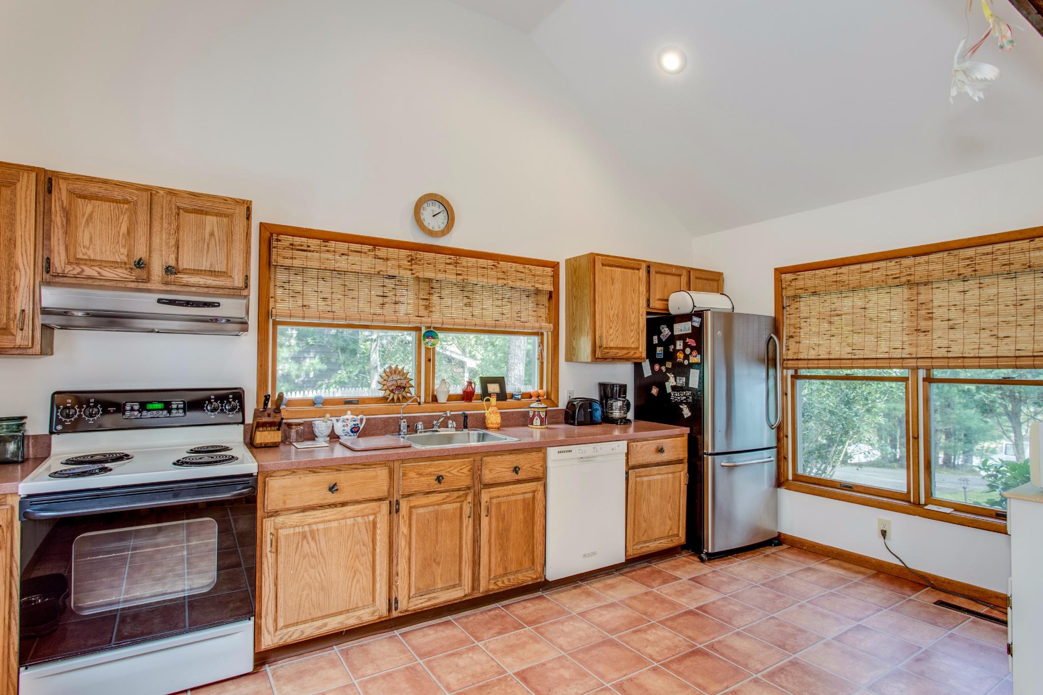 18 Whooping Hollow Road East Hampton, NY 11937 - Photo 7 of 15