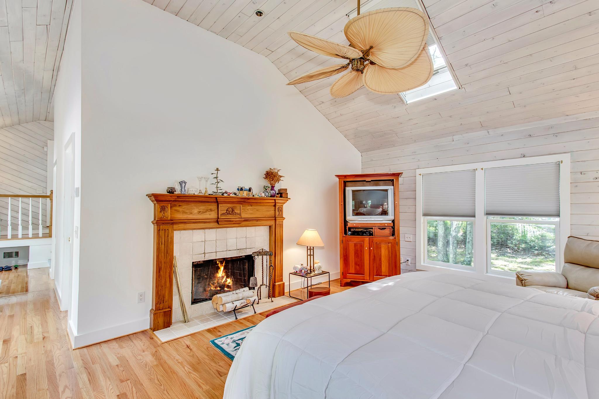 18 Whooping Hollow Road East Hampton, NY 11937 - Photo 9 of 15