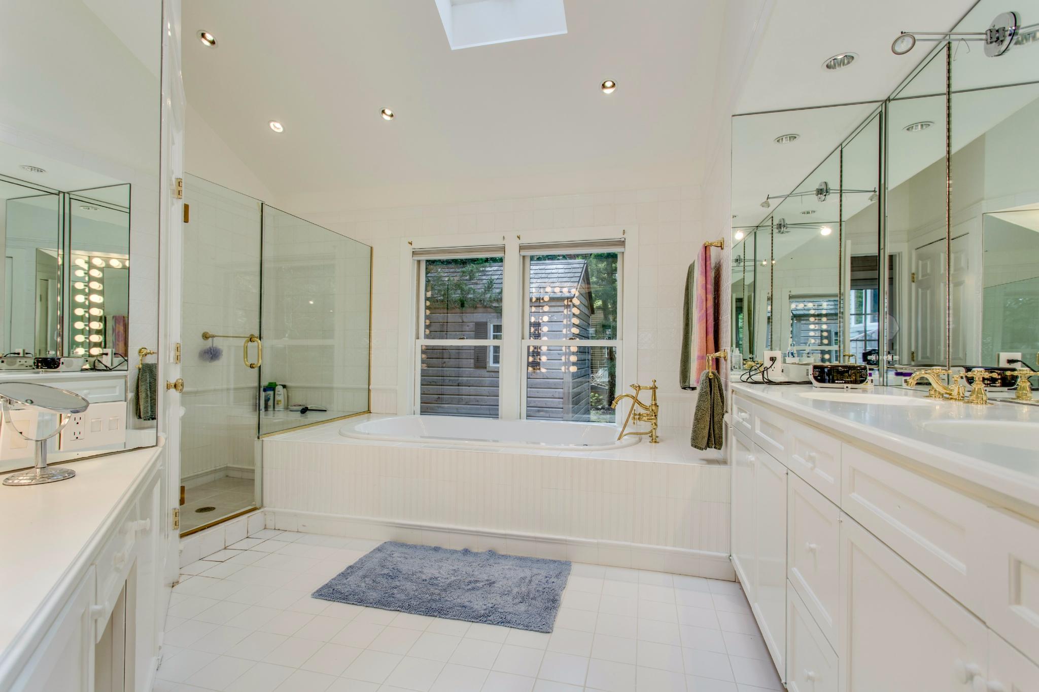 18 Whooping Hollow Road East Hampton, NY 11937 - Photo 10 of 15