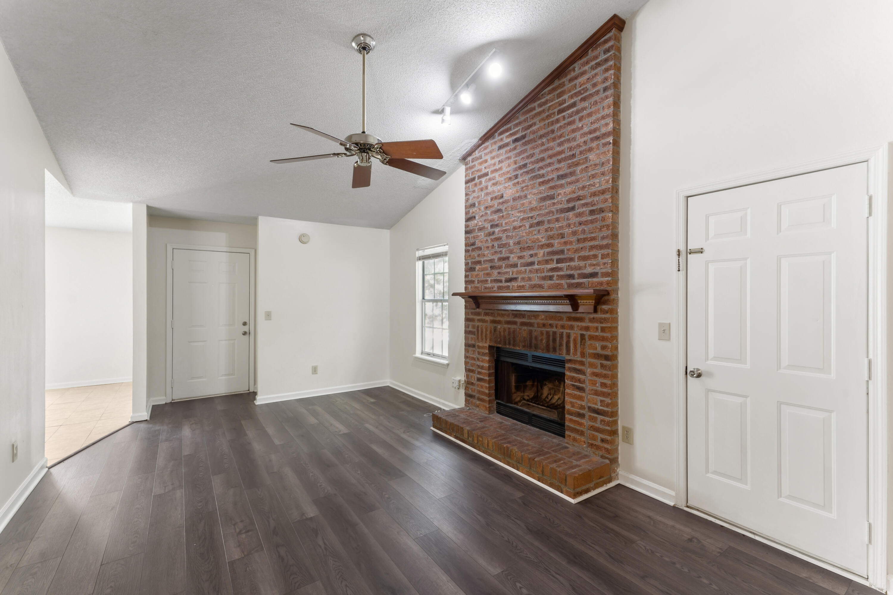 135 Commons Way Goose Creek, SC 29445 - Photo 8 of 27 135Commons_88