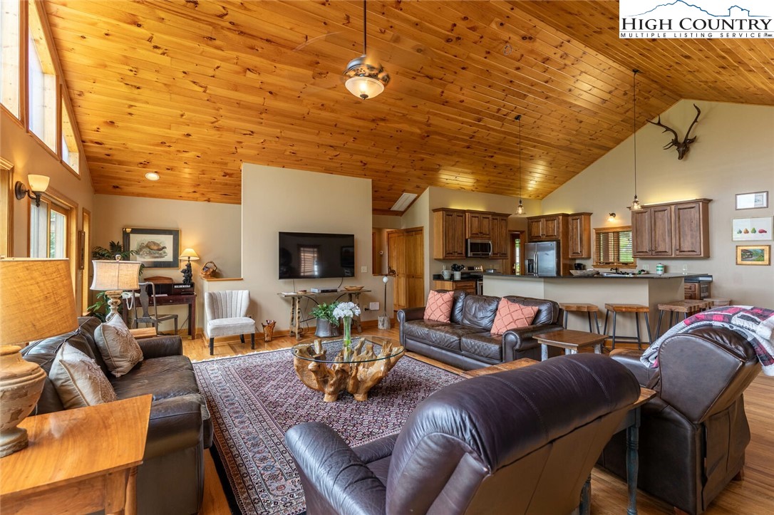 253 Alpine Road Blowing Rock, NC 28605 - Photo 5 of 50 Gallery Image 5