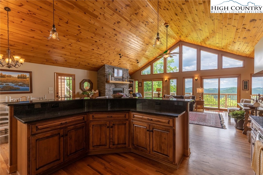 253 Alpine Road Blowing Rock, NC 28605 - Photo 10 of 50 Gallery Image 10