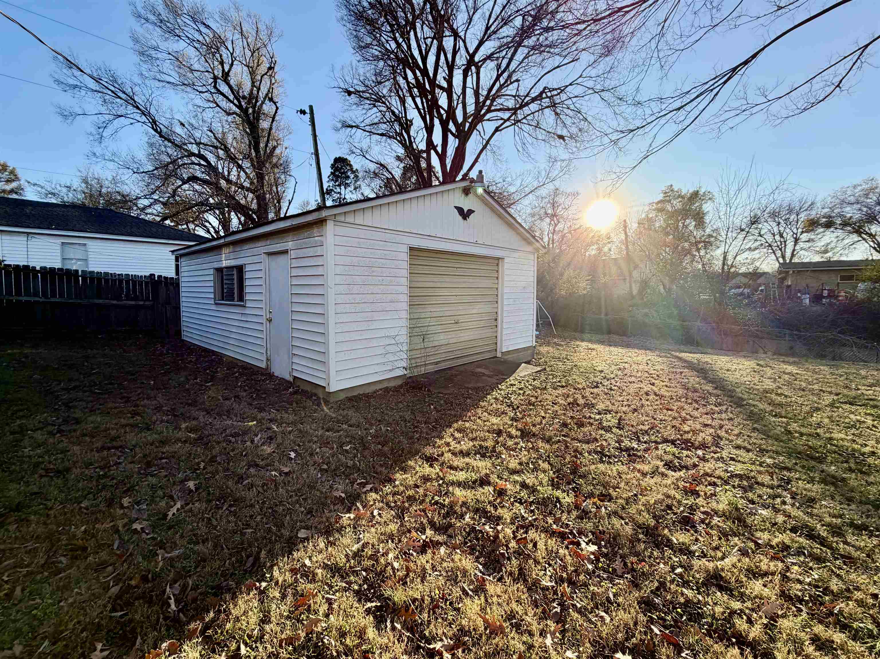 3179 Coleman Road Memphis, TN 38128 - Photo 4 of 22 a view of a backyard of the house