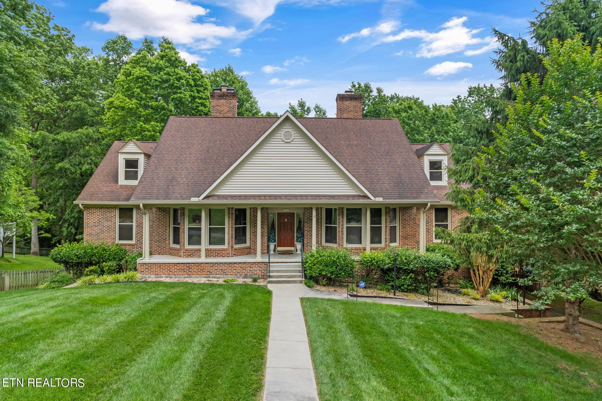 102 Amanda Place Oak Ridge, TN 37830 - Photo 1 of 56