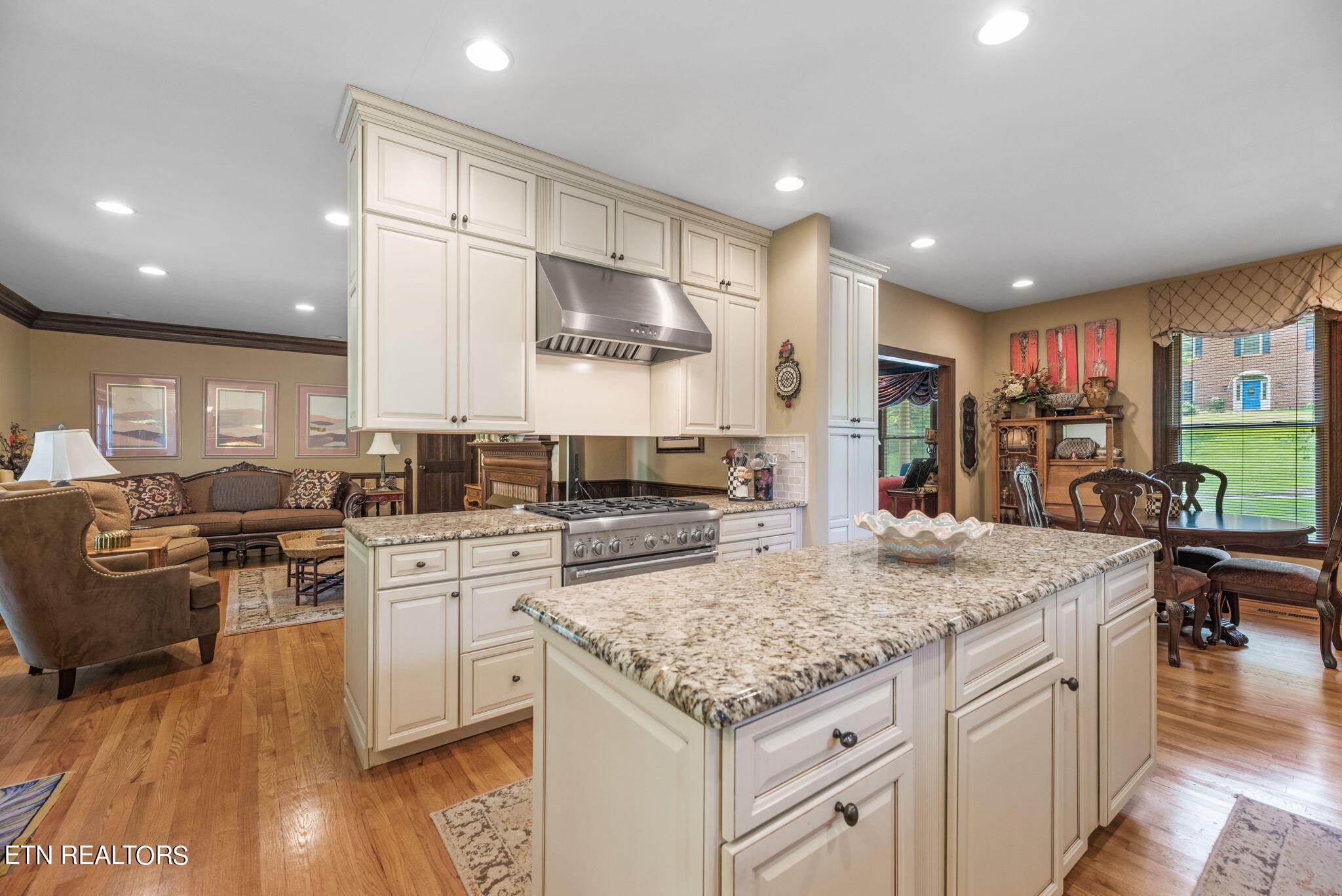 102 Amanda Place Oak Ridge, TN 37830 - Photo 15 of 56