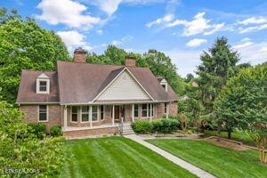 102 Amanda Place Oak Ridge, TN 37830 - Photo 2 of 56