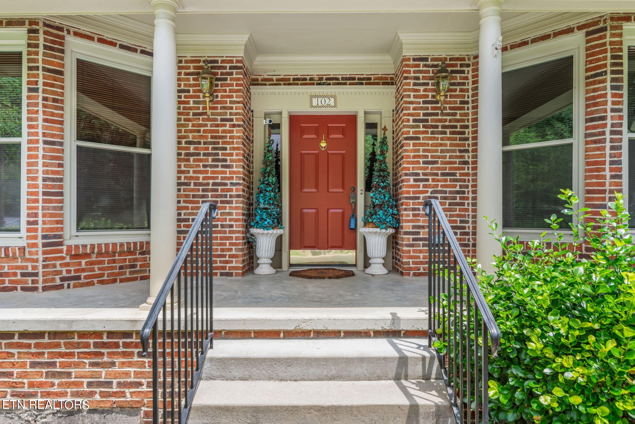 102 Amanda Place Oak Ridge, TN 37830 - Photo 3 of 56