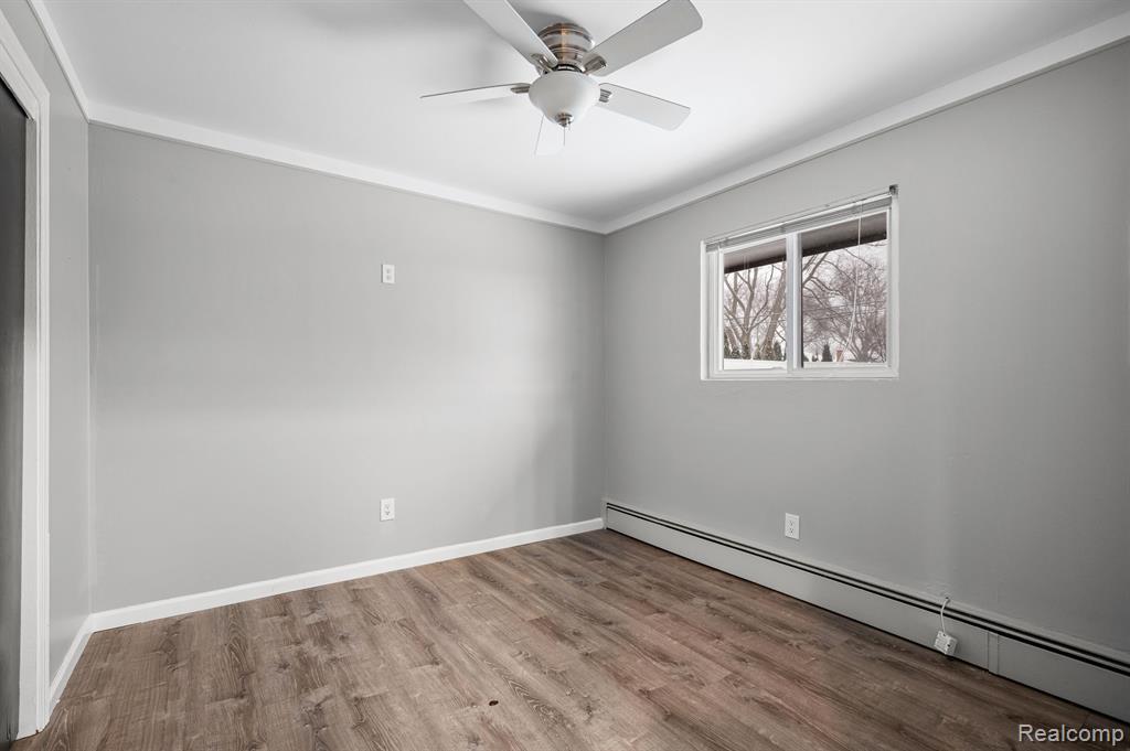 4123 Kent Road Royal Oak, MI 48073 - Photo 9 of 12