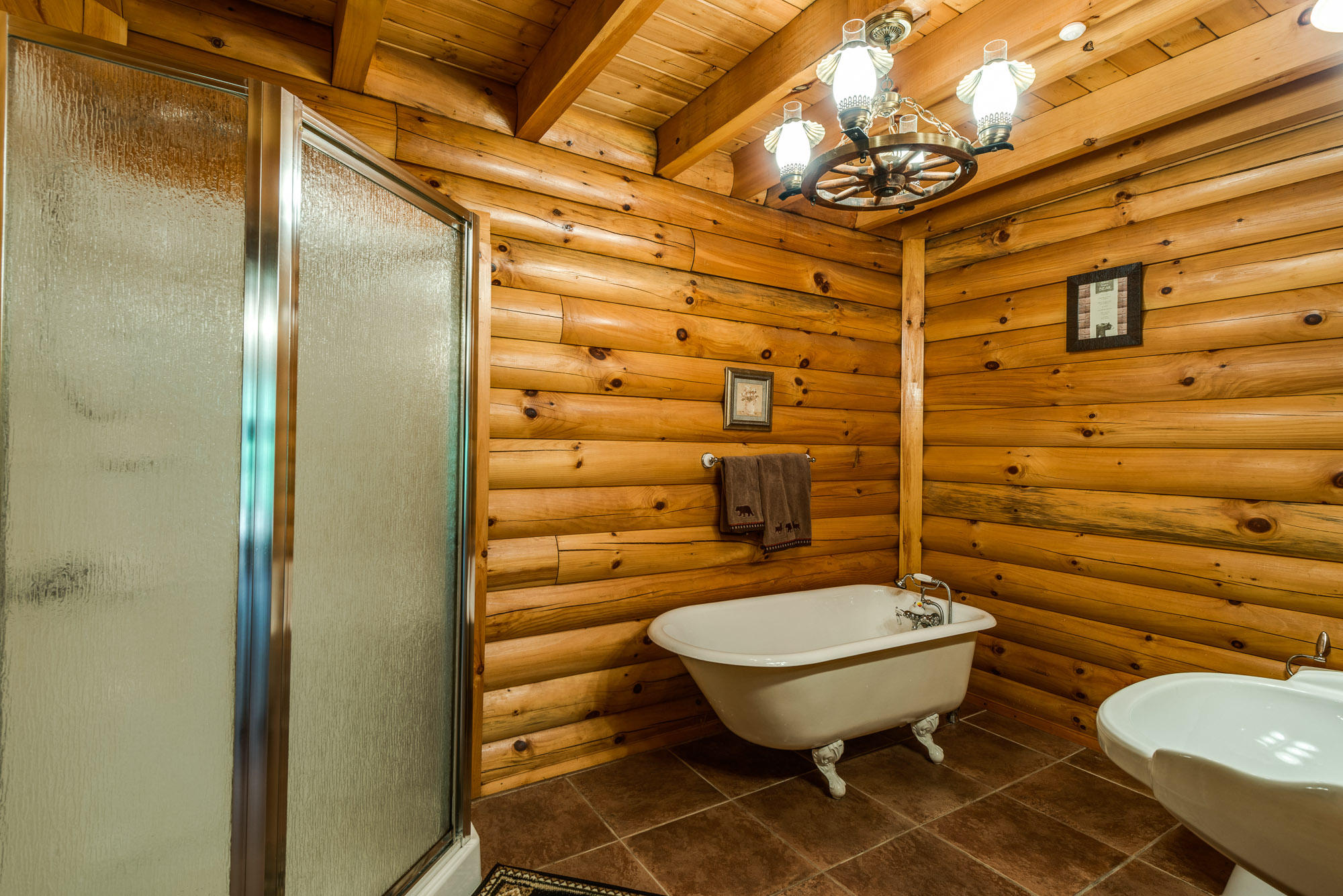891 Clint Lowe Road Crossville, TN 38572 - Photo 22 of 32 Bathroom