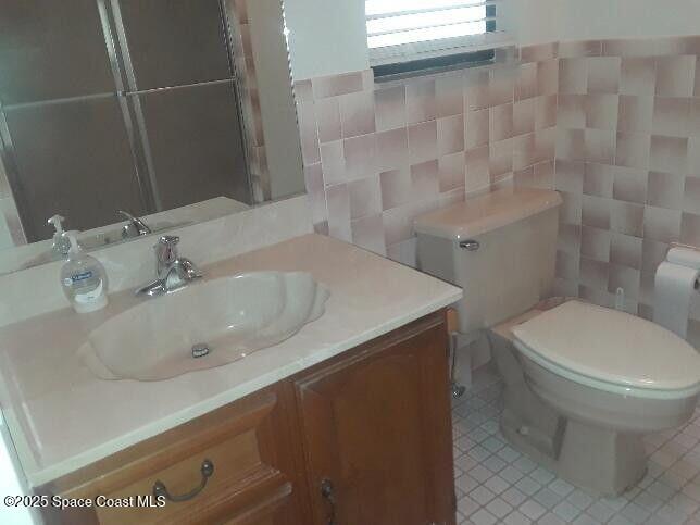 1173 Scyphers Street Northeast Palm Bay, FL 32905 - Photo 16 of 22 Master Bath 2