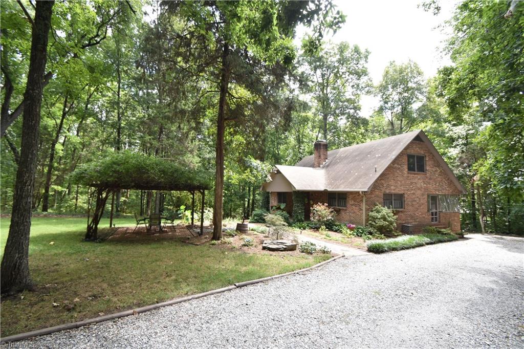 816 Skeet Club Road High Point, NC 27265 - Photo 4 of 30 Gallery Image 4