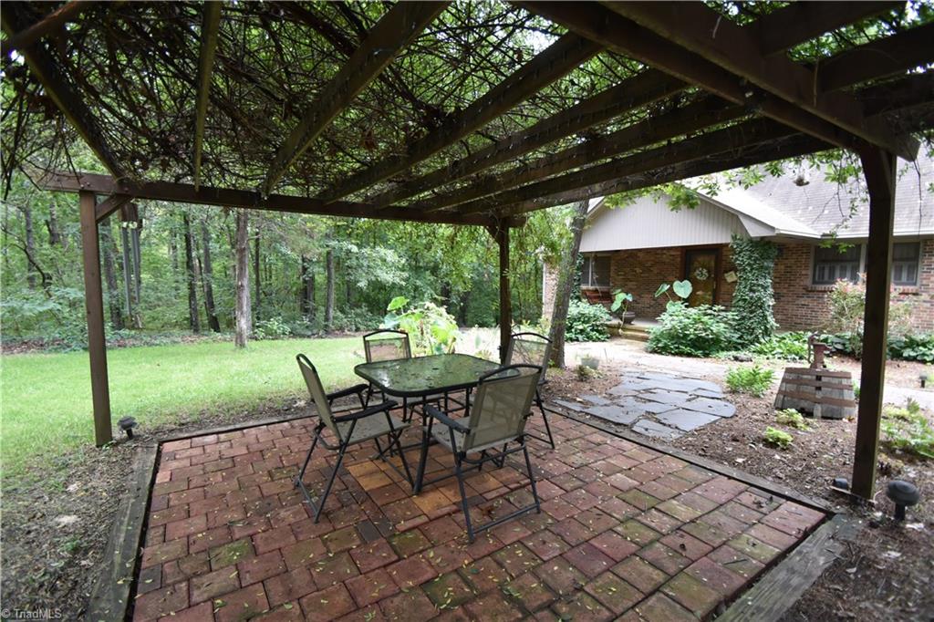 816 Skeet Club Road High Point, NC 27265 - Photo 5 of 30 Gallery Image 5