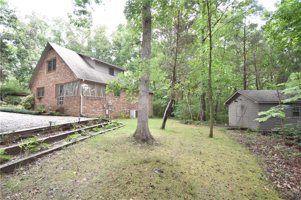 816 Skeet Club Road High Point, NC 27265 - Photo 9 of 30 Gallery Image 9