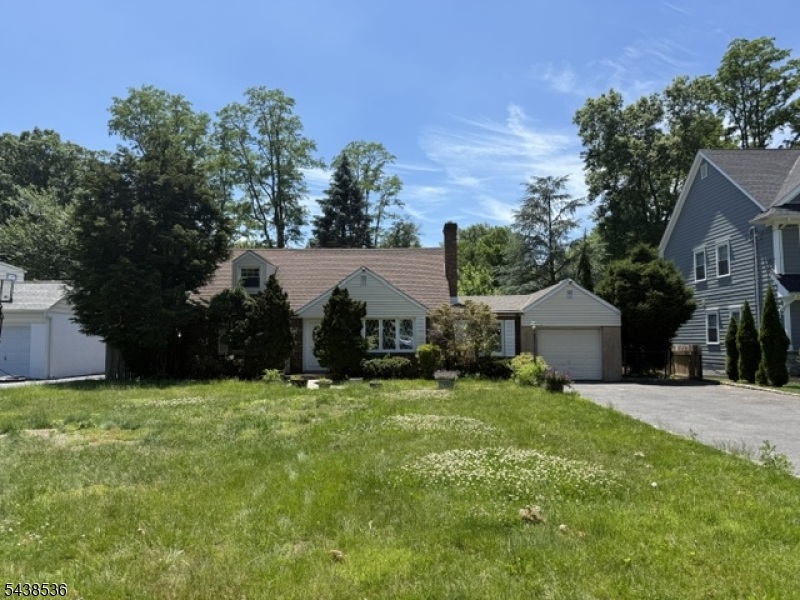 364 Acacia Road Scotch Plains, NJ 07076 - Photo 3 of 30
