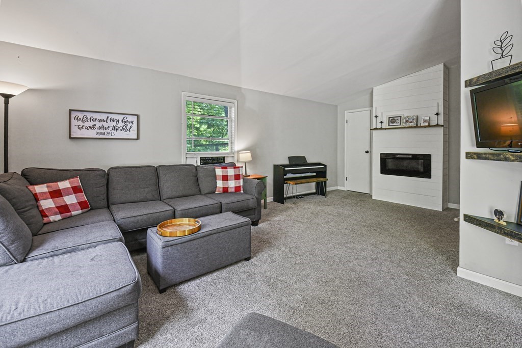 181 Monson Turnpike Road Ware, MA 01082 - Photo 4 of 33