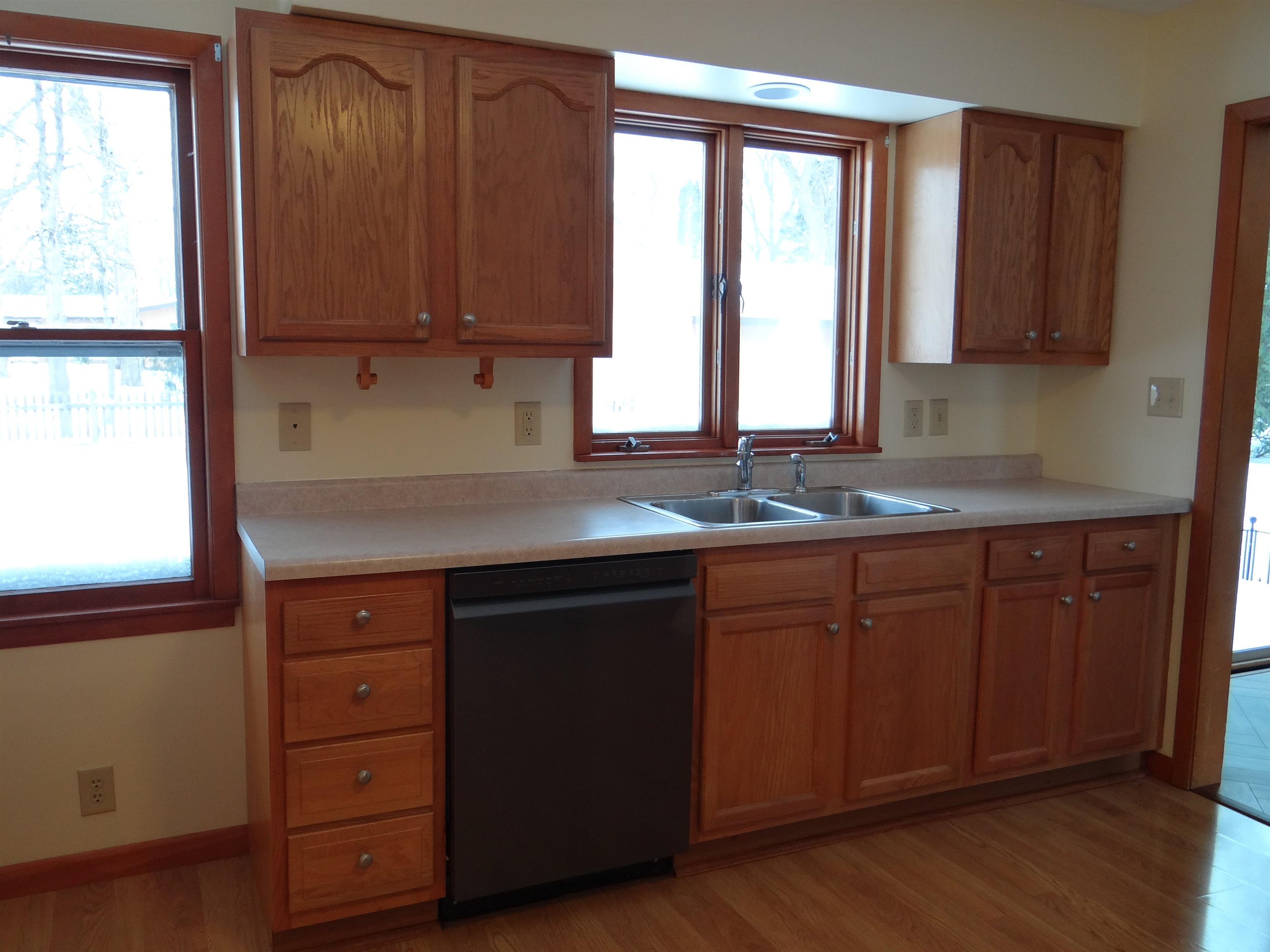 1238 Maple Street Neenah, WI 54956 - Photo 11 of 53