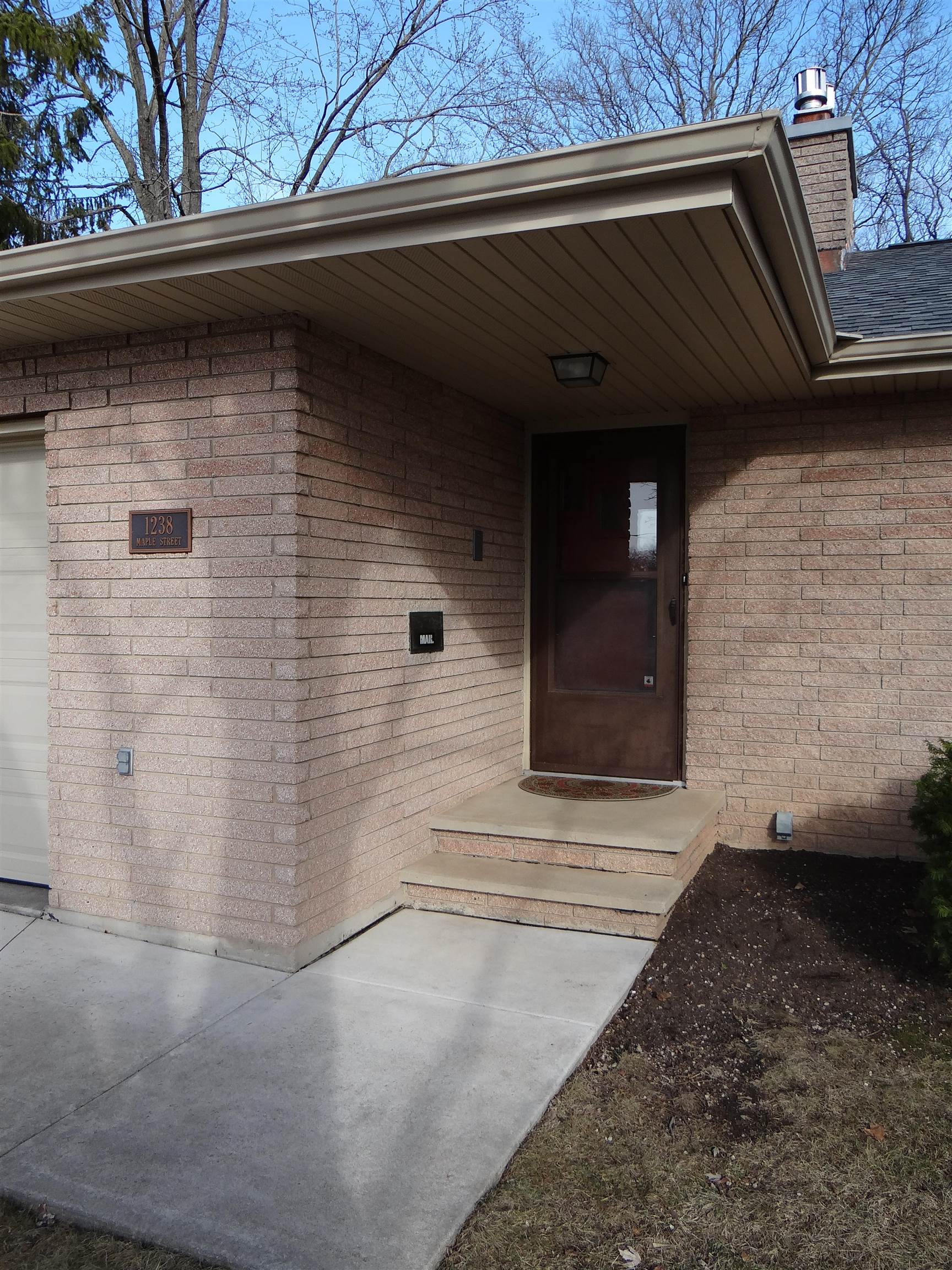 1238 Maple Street Neenah, WI 54956 - Photo 2 of 53